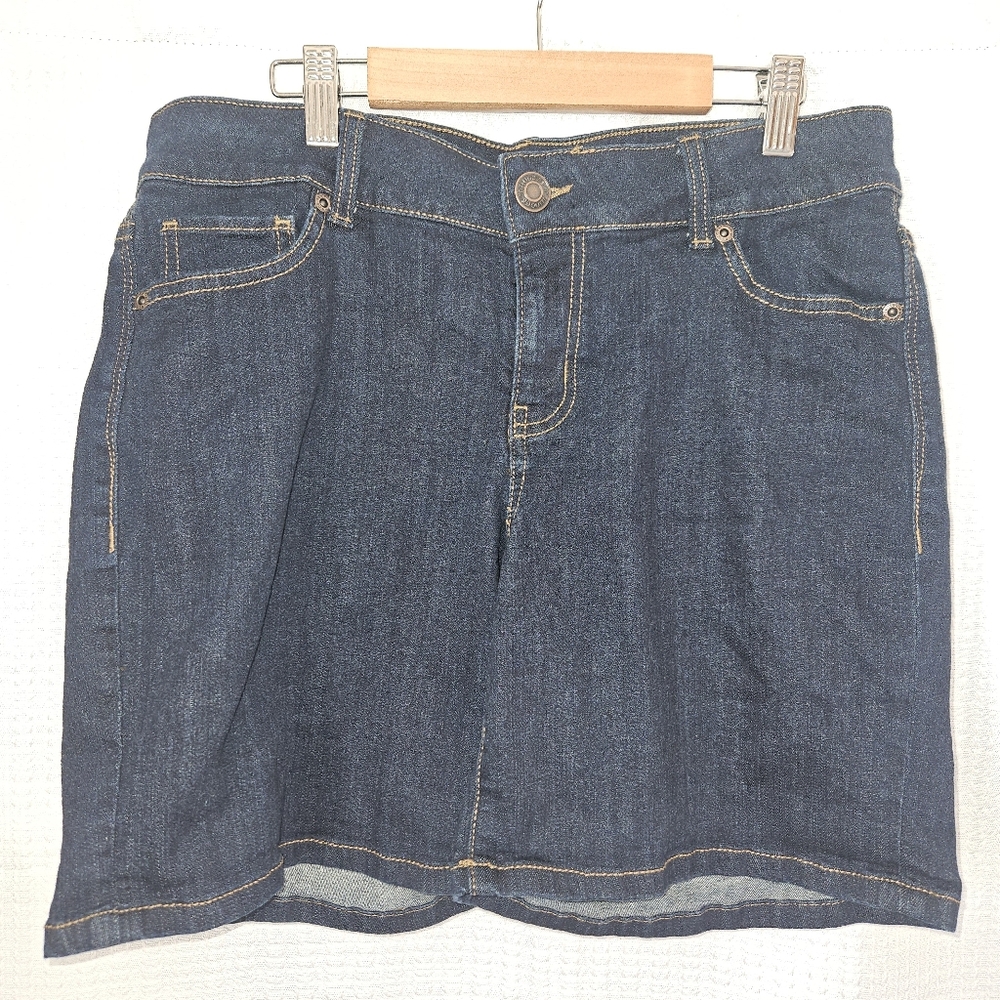 Maurices Dark Wash Denim Jean Shorts Size 10